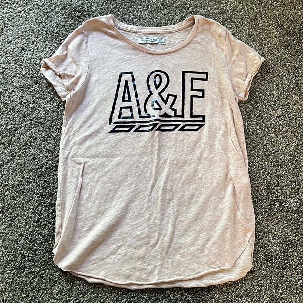 Abercrombie and fitch tee